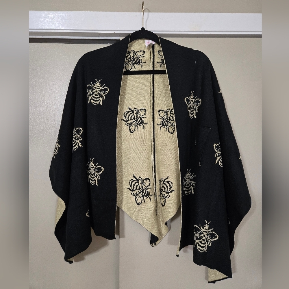 Top It Off Black and Gold Open Front Wrap with Bee Design One Size